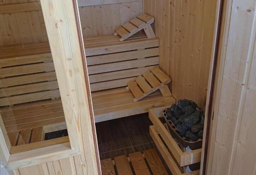 Bed and Breakfast Letnia Willa Jacuzzi & Sauna