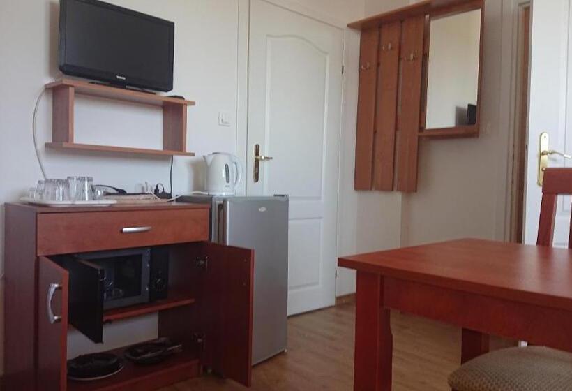 Bed and Breakfast Letnia Willa Jacuzzi & Sauna