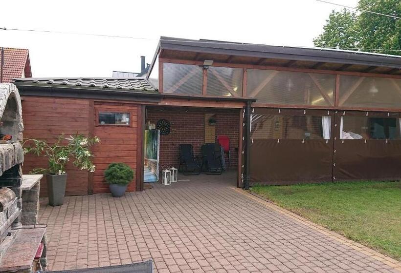 Bed and Breakfast Letnia Willa Jacuzzi & Sauna