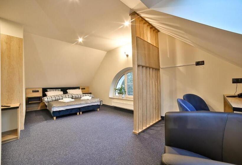 تختخواب و صبحانه Narciarski Dworek