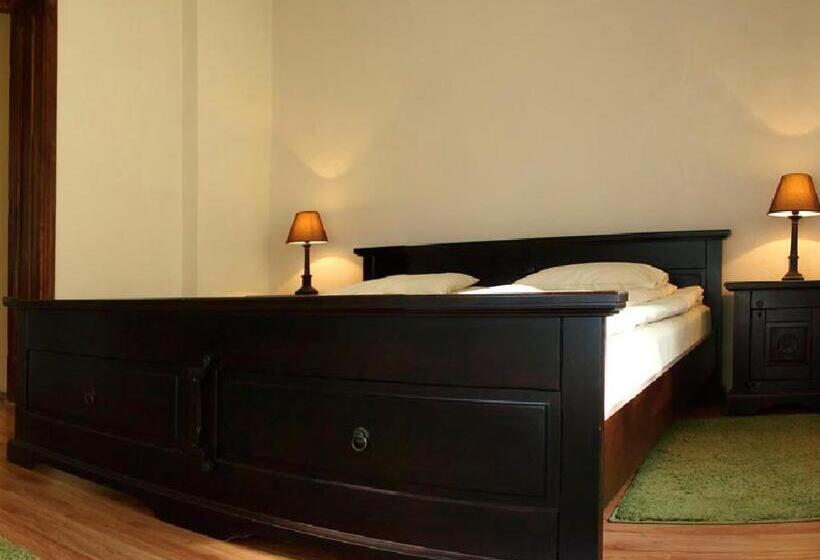 Bed and Breakfast Pałacyk W Lisewie