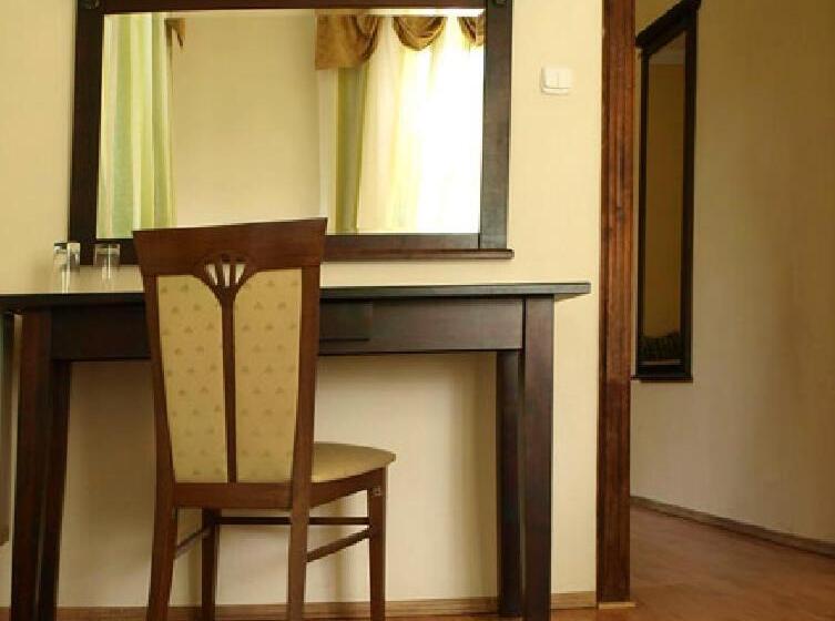 צימר Pałacyk W Lisewie