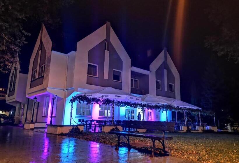 مبيت وإفطار Parkova   Pokoje Hotelowe