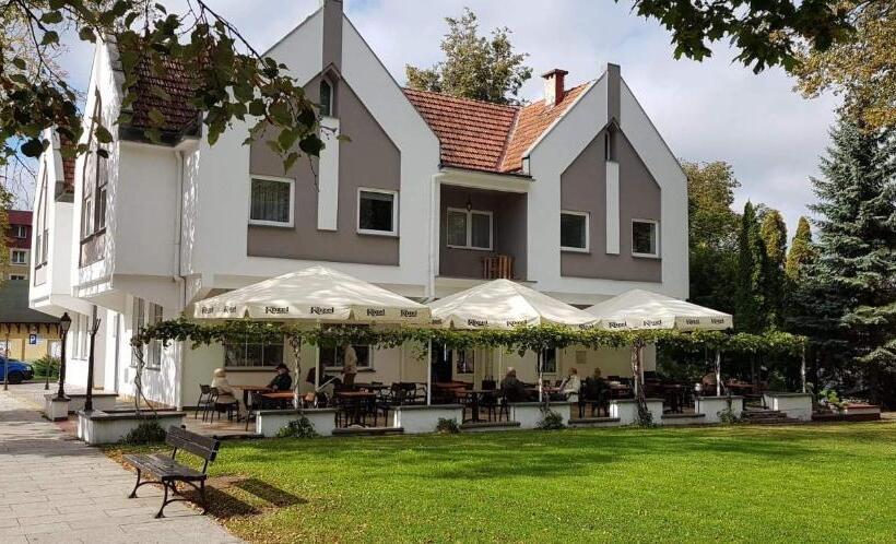 مبيت وإفطار Parkova   Pokoje Hotelowe