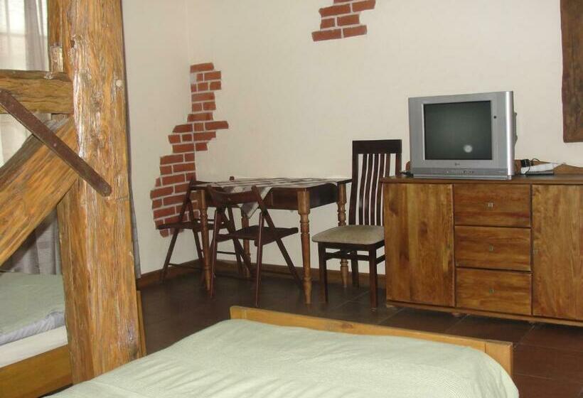 Bed and Breakfast Pokoje I Domki Saraceńska Chata