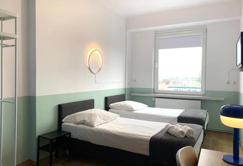 ベッドアンドブレックファースト Premium Hostel & Bistro