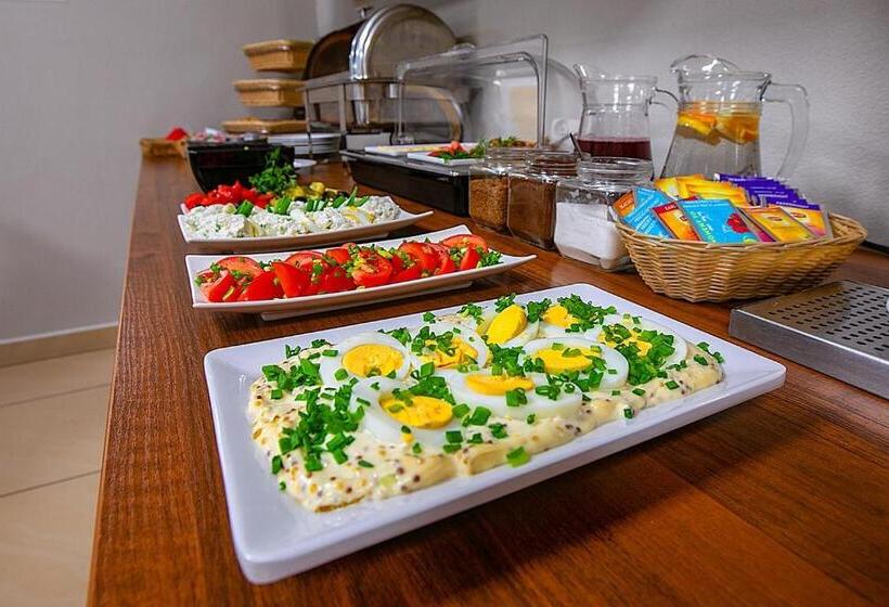 ベッドアンドブレックファースト Premium Hostel & Bistro