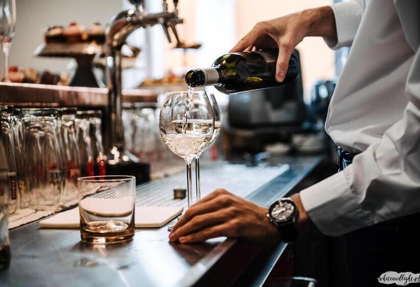 住宿加早餐  Salon Win Wine Bar & Apartments
