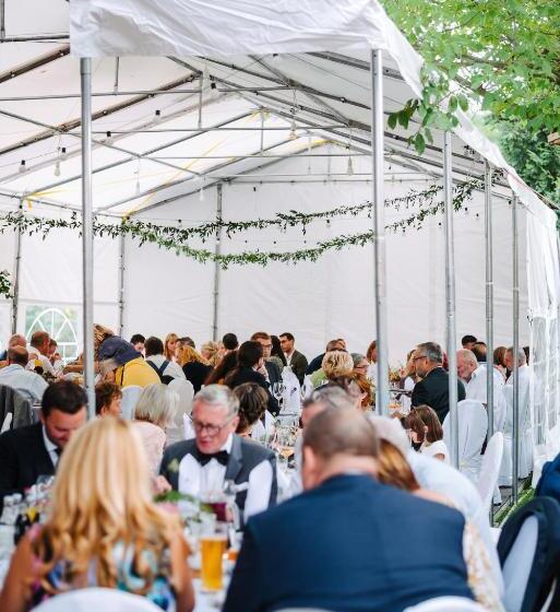 צימר Salon Win Wine Bar & Apartments