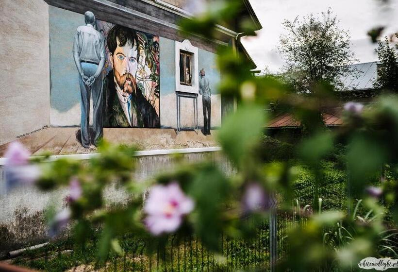 צימר Salon Win Wine Bar & Apartments