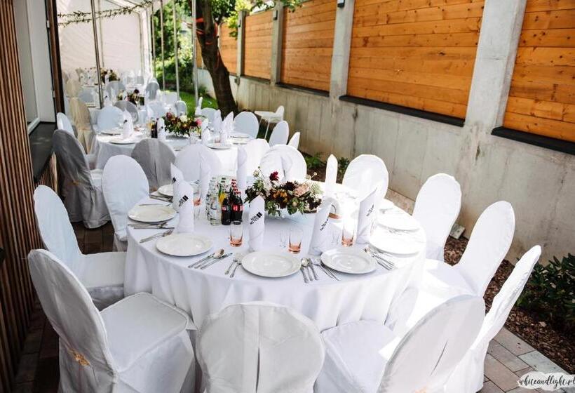 צימר Salon Win Wine Bar & Apartments