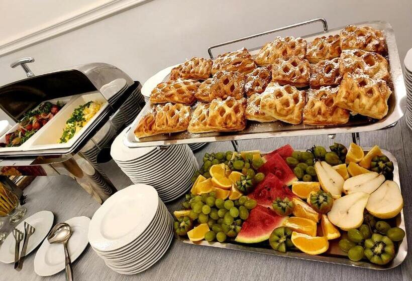 تختخواب و صبحانه Savoy