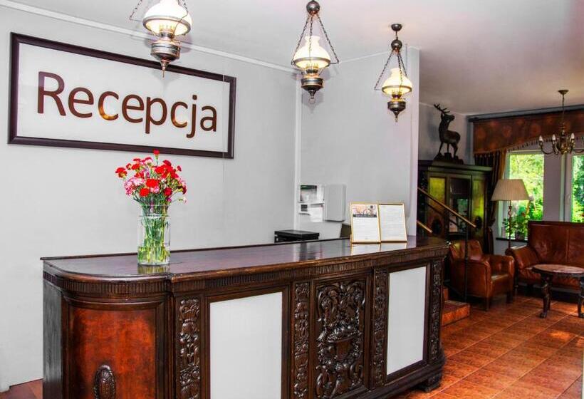 تختخواب و صبحانه Savoy