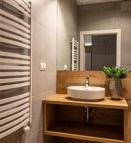 تختخواب و صبحانه Szafir