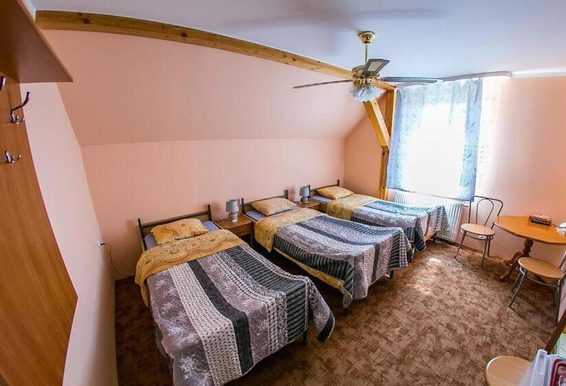 مبيت وإفطار Usługi Hotelarskie Małgosia I Andrzej Danowski