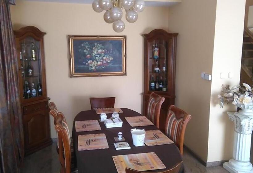 Bed and Breakfast Villa Podkowa