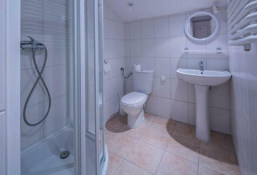 住宿加早餐  Willa Alpina