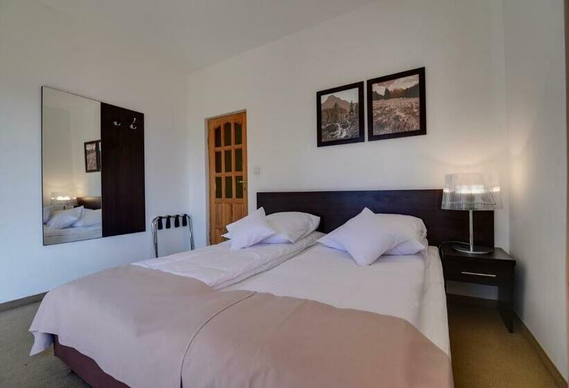 تختخواب و صبحانه Willa Hyrny