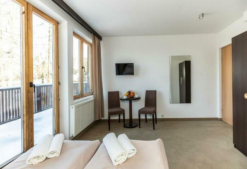 צימר Willa Hyrny