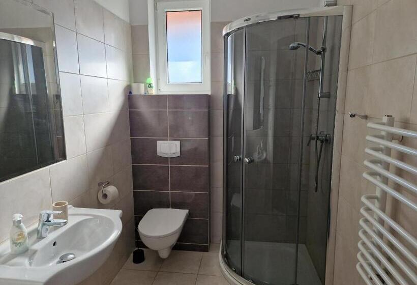 تختخواب و صبحانه Willa Miła