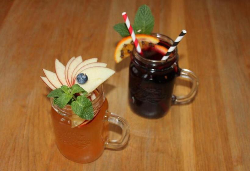 مبيت وإفطار Willa Pod Miedzą 200 M Do Term