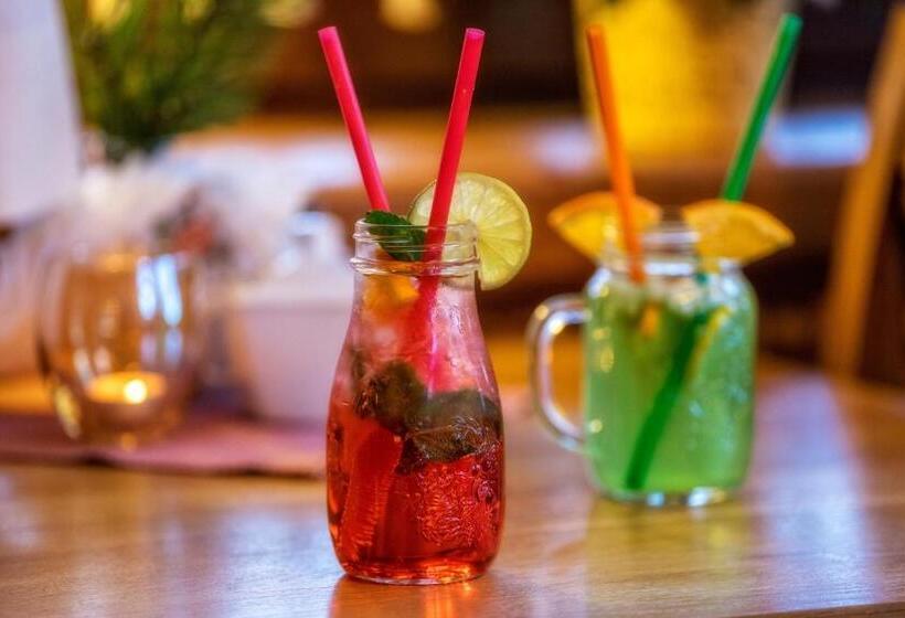 مبيت وإفطار Willa Pod Miedzą 200 M Do Term