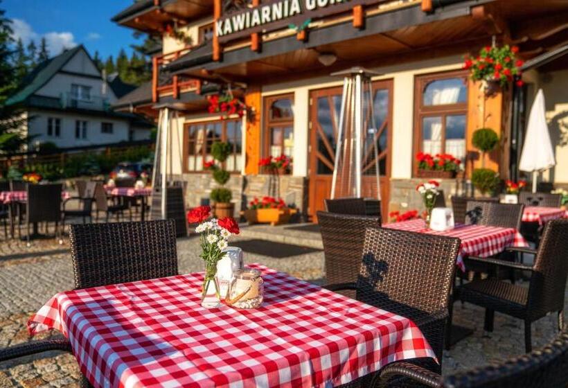 مبيت وإفطار Willa Pod Miedzą 200 M Do Term