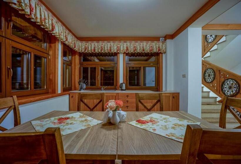 مبيت وإفطار Willa Pod Miedzą 200 M Do Term