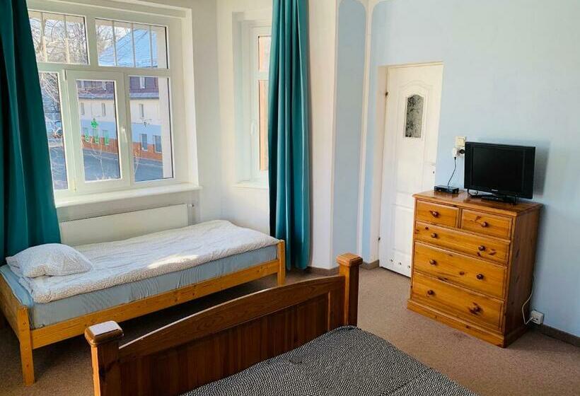 צימר Willa Pod Wieżami