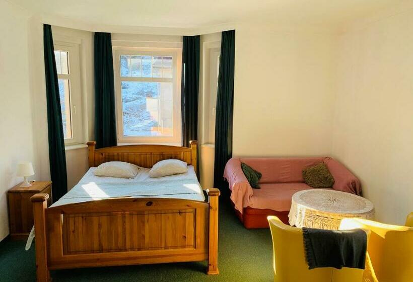 צימר Willa Pod Wieżami