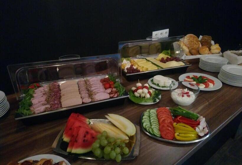 مبيت وإفطار Willowa Chata