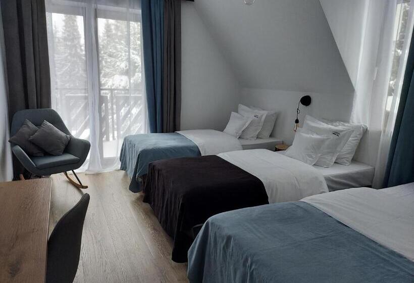 مبيت وإفطار Willowa Chata