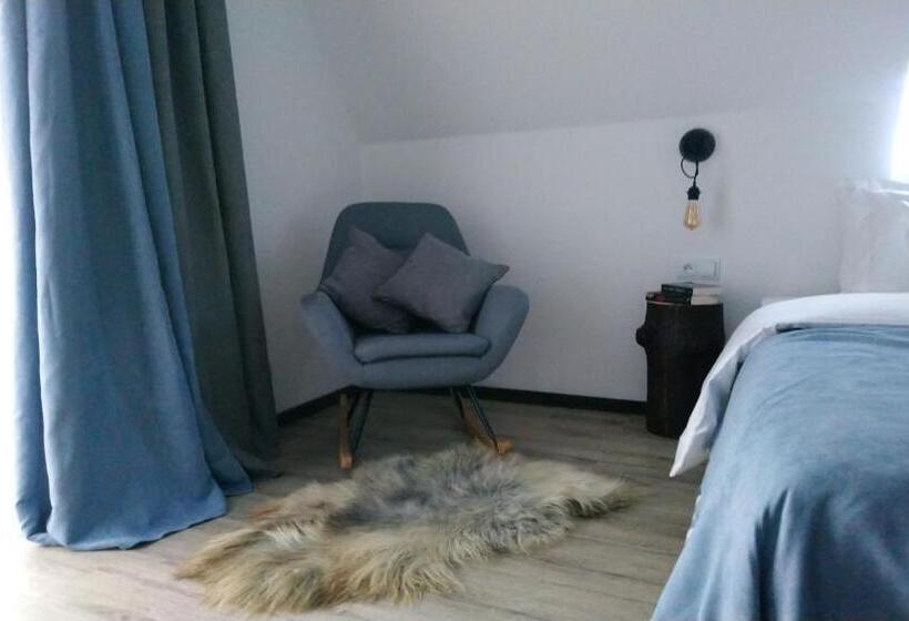 مبيت وإفطار Willowa Chata