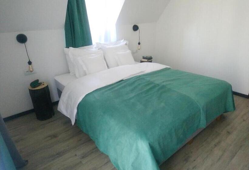 مبيت وإفطار Willowa Chata