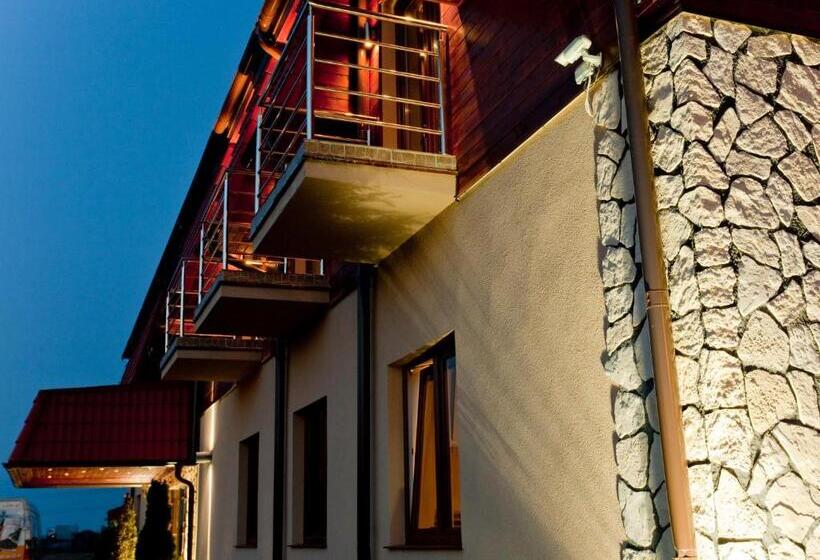 Bed and Breakfast Zajazd Chata Kębłowo