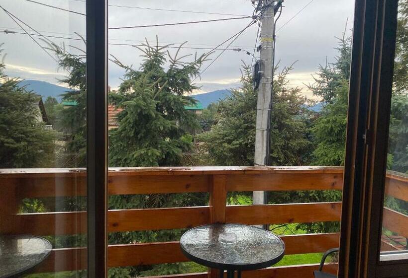Bed and Breakfast Zajazd Tadeo