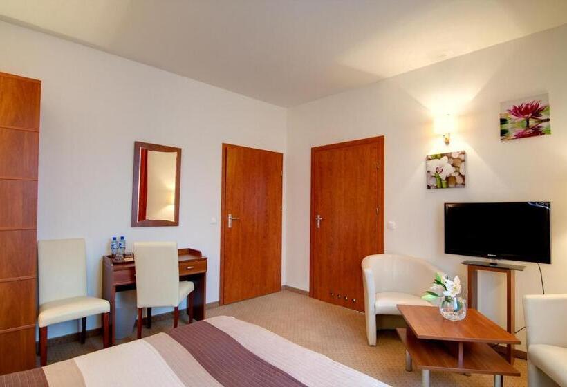 Centrum Restauracyjno Hotelowe Florres