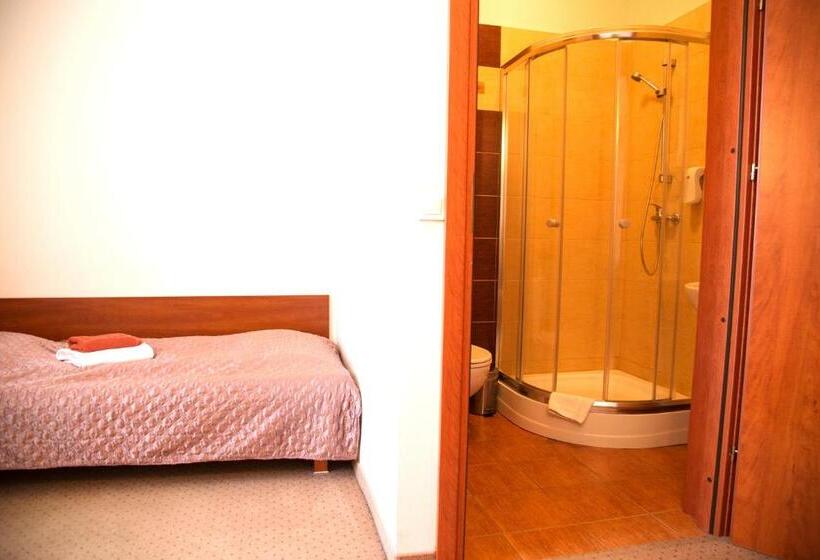 Centrum Restauracyjno Hotelowe Florres