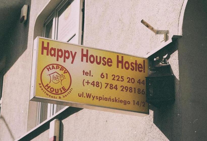 Happy House Hostel