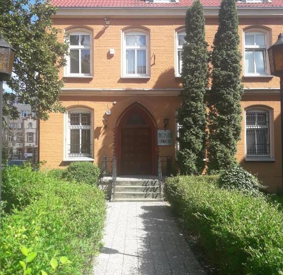 Hostel Pałacyk