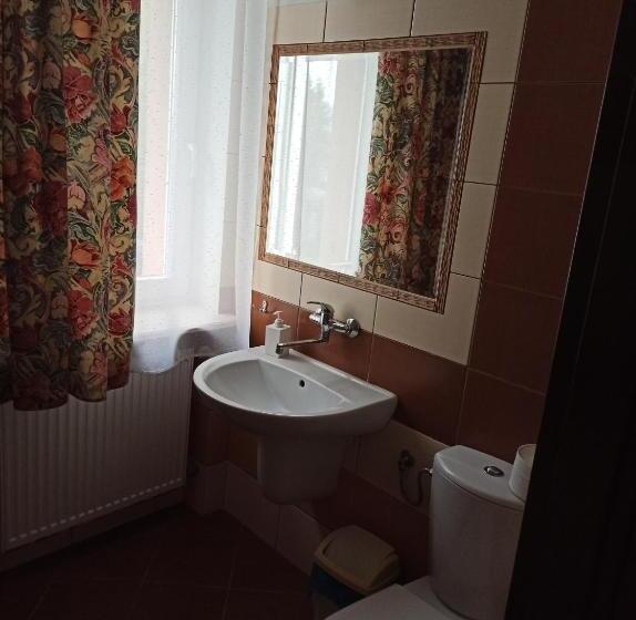 هاستل Noclegi Słodki Sen 1