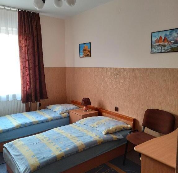 هاستل Noclegi Słodki Sen 1