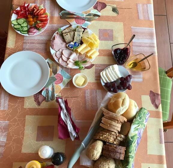 ホテル Agroturystyka Podzamcze