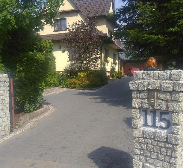 ホテル Agroturystyka U Tadysa