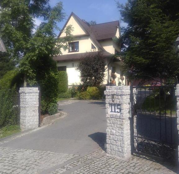 ホテル Agroturystyka U Tadysa