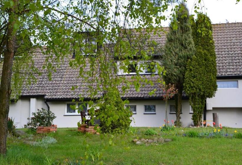 ホテル Agroturystyka Za Lasem