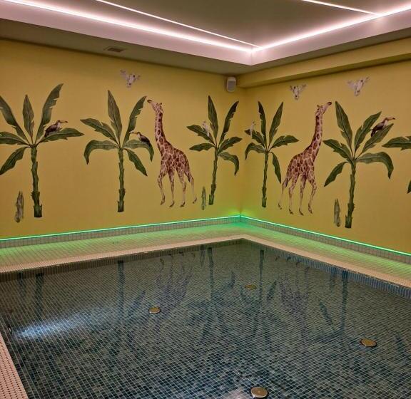 Отель Avangarda