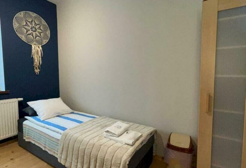 ホテル Baza Grapa Dom Pokoje Do Wynajęcia