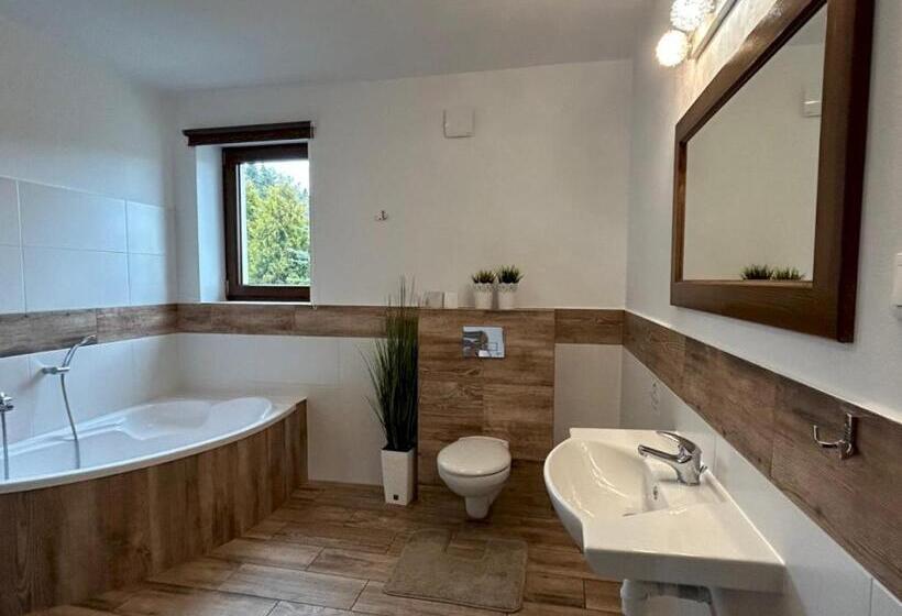 فندق Baza Grapa Dom Pokoje Do Wynajęcia