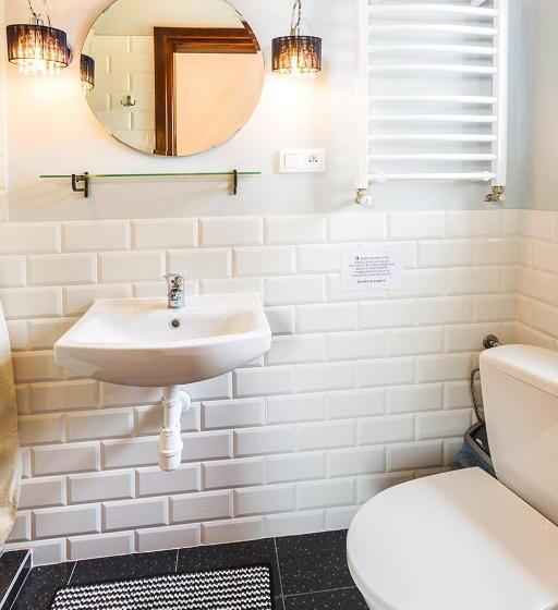 ホテル Baza Grapa Dom Pokoje Do Wynajęcia